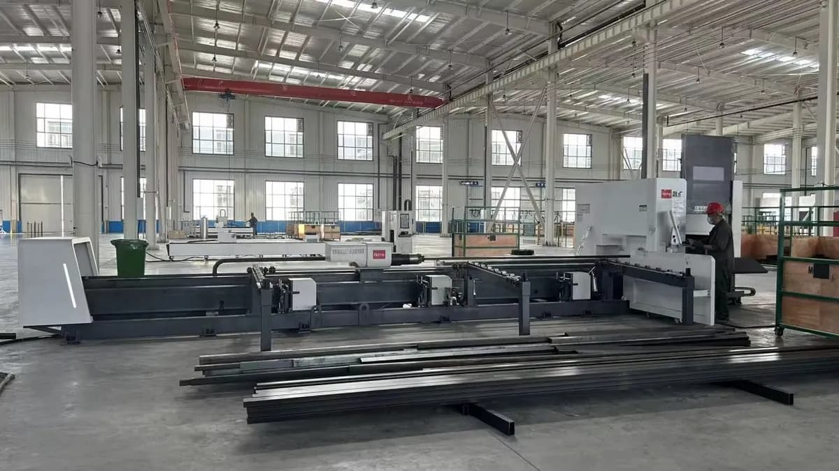 Laser cutting bed with steel profiles ready for cutting